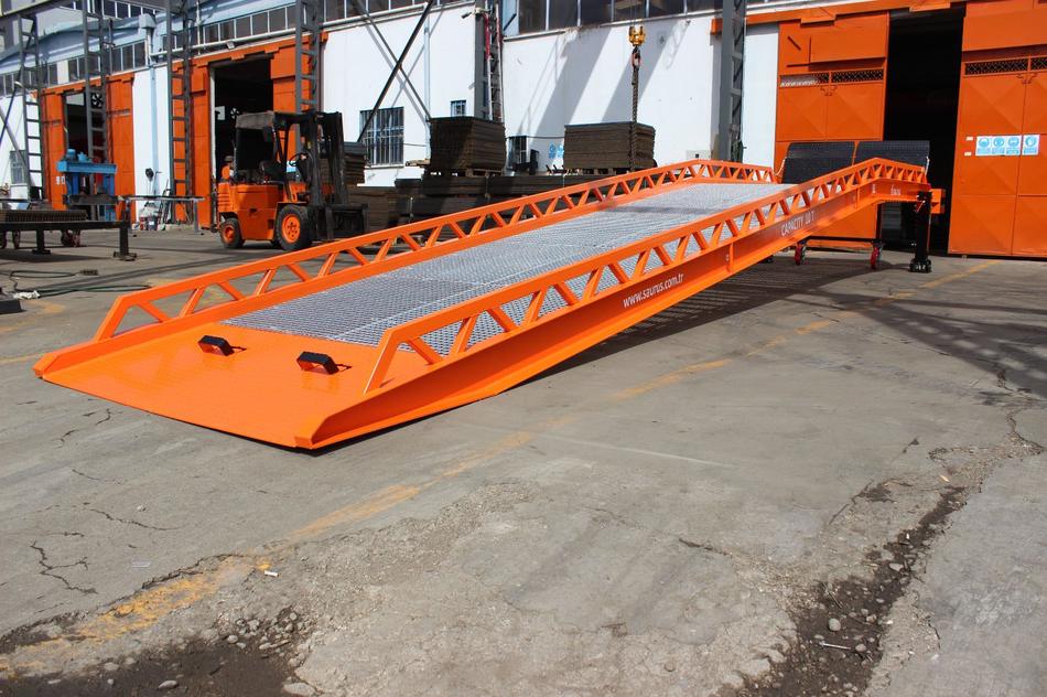 Mobilní nájezdová rampa Saurus, nosnost 10 t, připravená k expedici